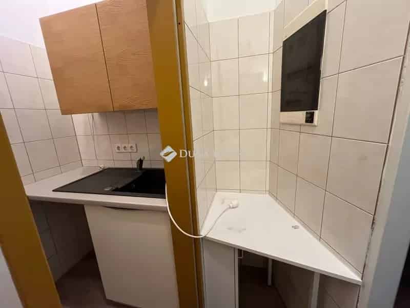 Üzleti célú Kiadó , Budapest, Közép-Magyarország