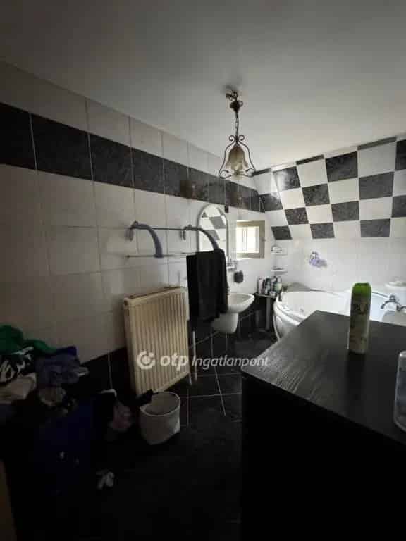 Ház Kiadó , Budapest, Közép-Magyarország