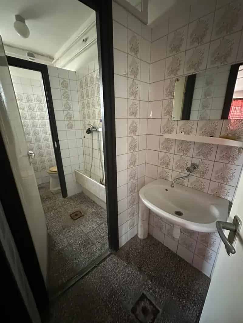Ház Kiadó , Komlói járás, Dunántúl