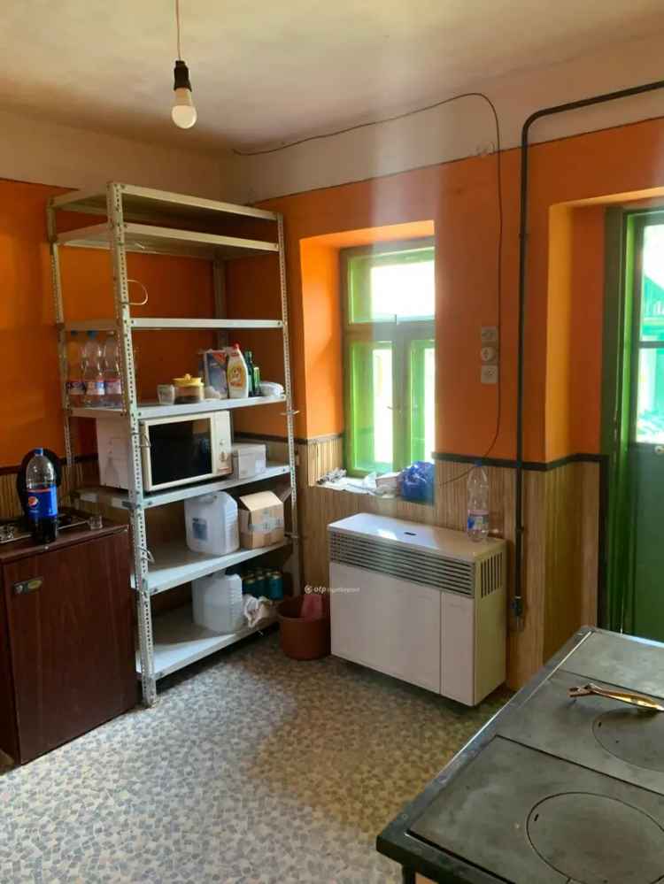 80 m2-es családi ház eladó Kisfüzesen 1732 m2-es telken