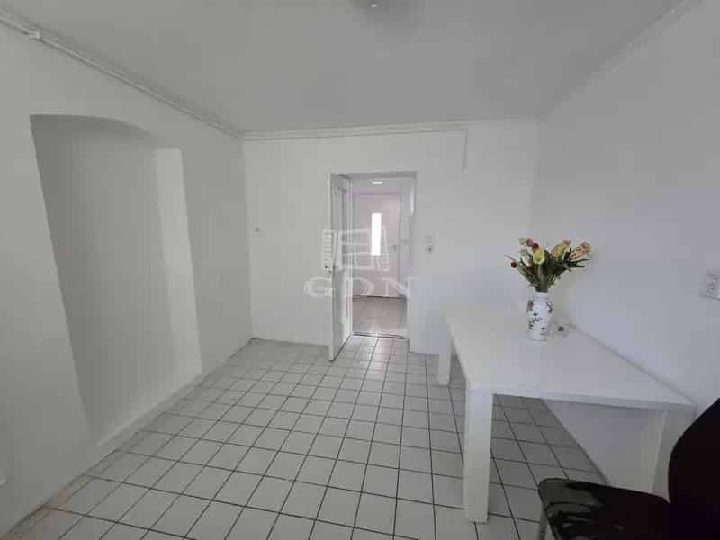 Ház Kiadó , Bajai járás, Alföld és Észak