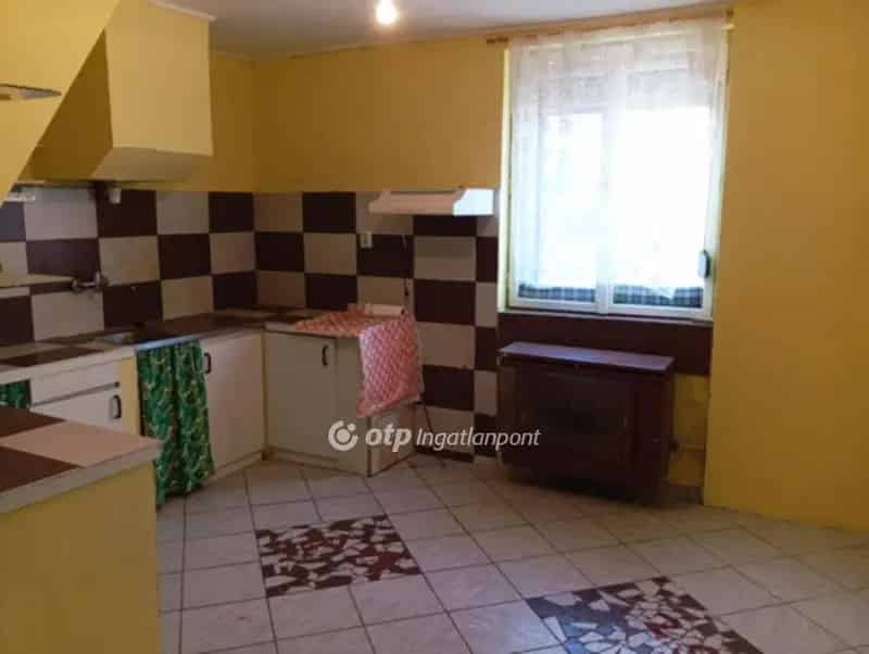 Ház Kiadó , Szekszárdi járás, Dunántúl