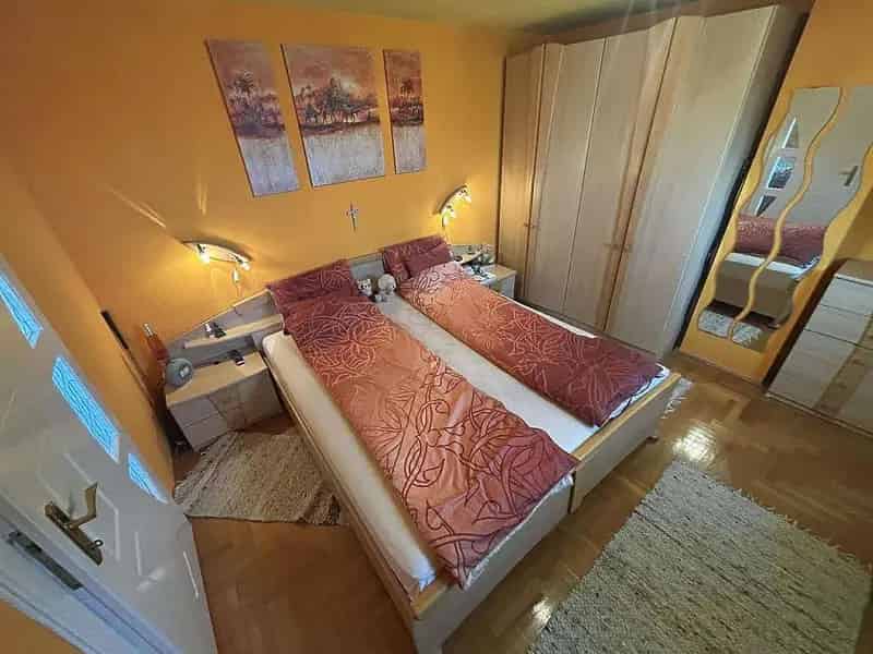 Ház Kiadó , Budapest, Közép-Magyarország