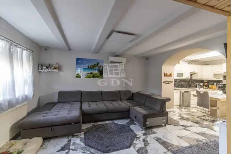 Ház Kiadó , Aszódi járás, Közép-Magyarország