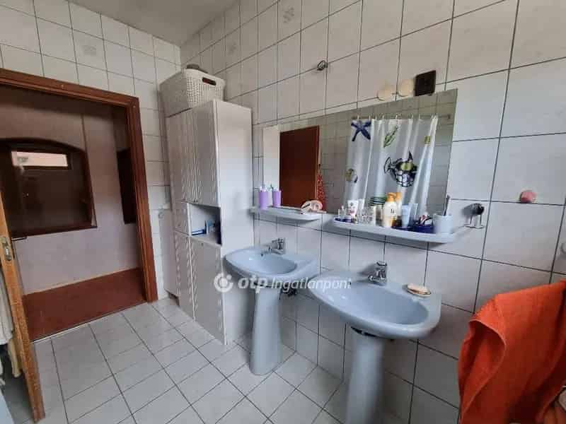 Ház Kiadó , Budakeszi járás, Közép-Magyarország