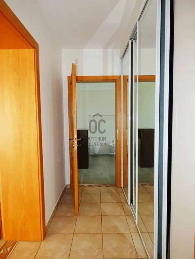 Ház Kiadó , Budapest, Közép-Magyarország