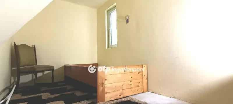 Ház Kiadó , Martonvásári járás, Dunántúl