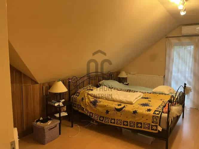Pápai eladó sorház, DHZ095793