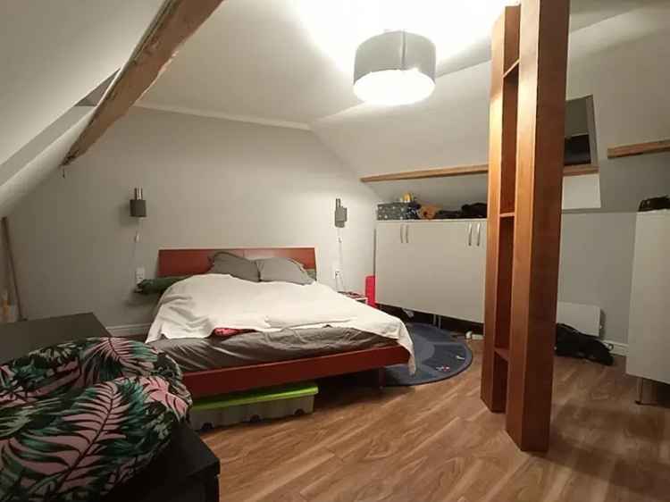 Üzleti célú Kiadó , Budapest, Közép-Magyarország