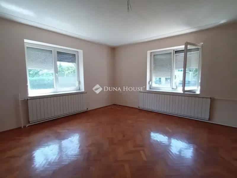 Kecskemét Petőfiváros 120nm-es családi ház eladó
