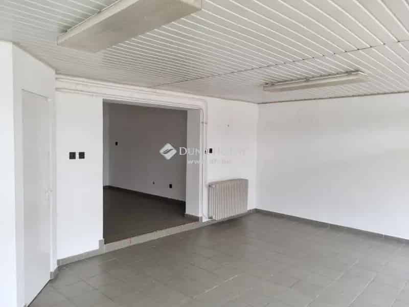 200m2 Üzlet 130m2 Lakás 200m2 Raktár Telephely Családi Ház