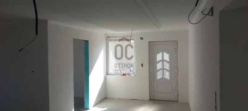 Poroszlói eladó családi ház, H498078