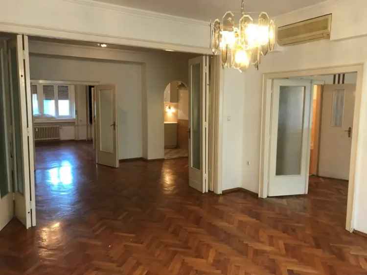 Győr Belváros 108m2-es Klimatizált Irodai Lakás Kiadó