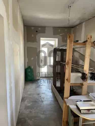 Mencshelyi eladó kereskedelmi ingatlan, UZ017921