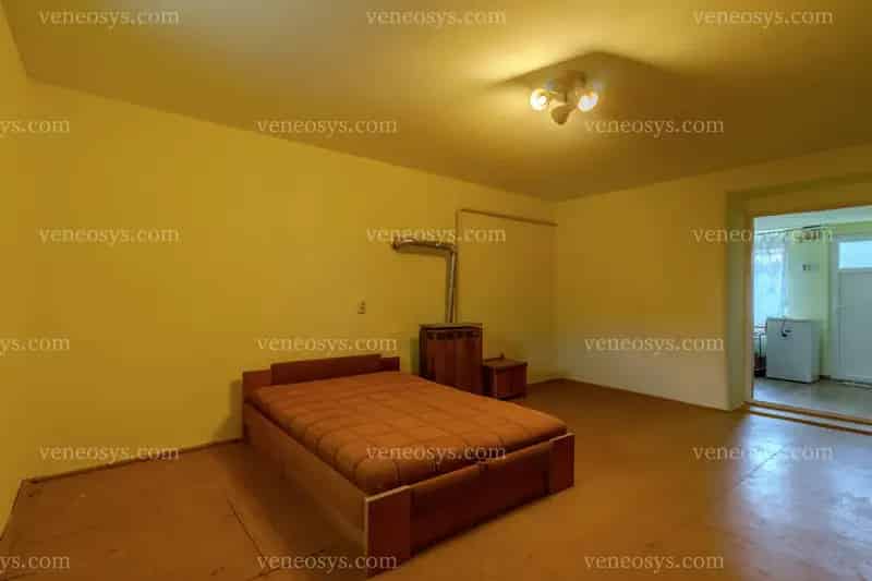 🏡 Eladó 38 m²-es házrész Baja belvárosában!