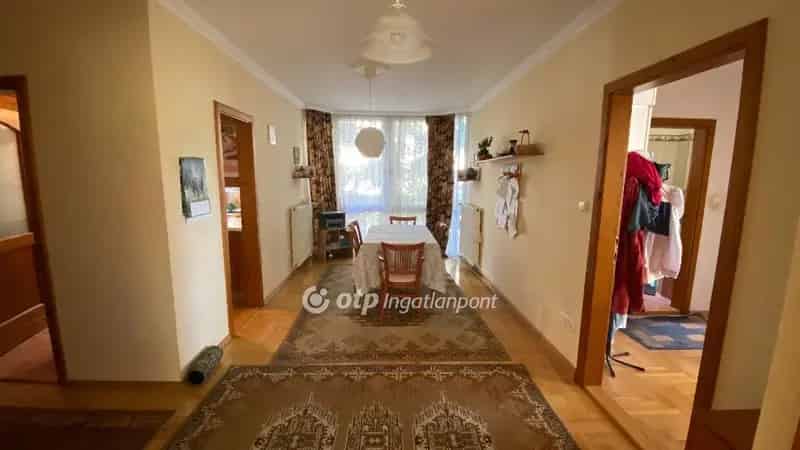 Ház Kiadó , Budakeszi járás, Közép-Magyarország