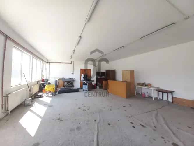 Kéki kereskedelmi ingatlan eladó 700 m² 6234 m² telekkel