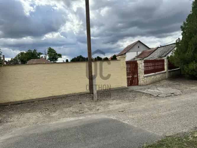 Tiszaföldvári eladó telek, T040385