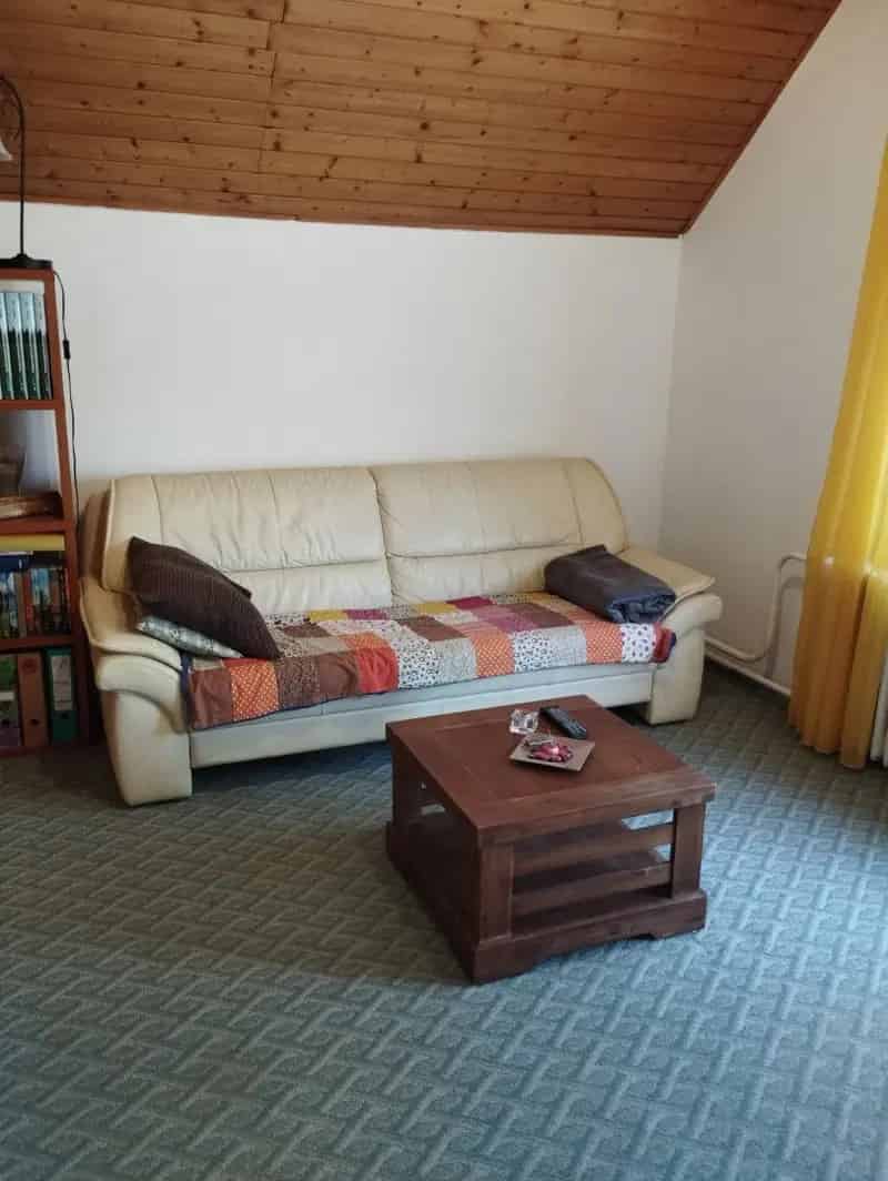Ház Kiadó , Zirci járás, Dunántúl