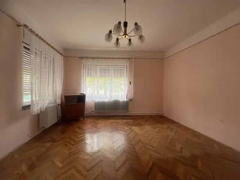 Ház Kiadó , Monori járás, Közép-Magyarország