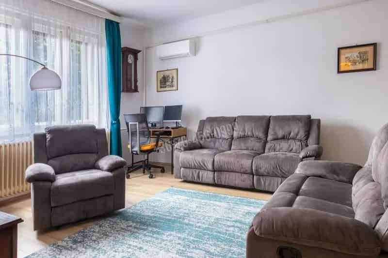 Ház Kiadó , Budapest, Közép-Magyarország