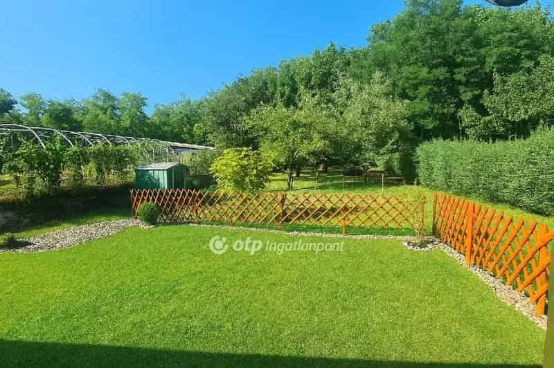 Telek Kiadó , Szigetszentmiklósi járás, Közép-Magyarország