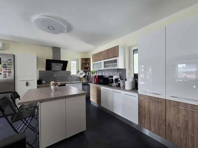 Ház Kiadó , Érdi járás, Közép-Magyarország