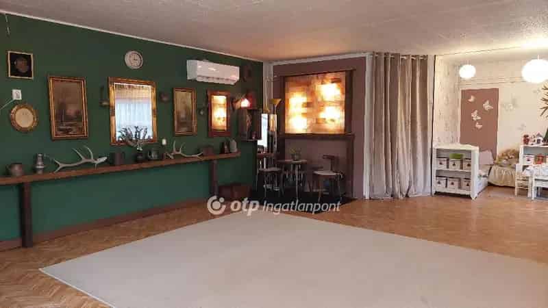 Ház Kiadó , Szigetszentmiklósi járás, Közép-Magyarország