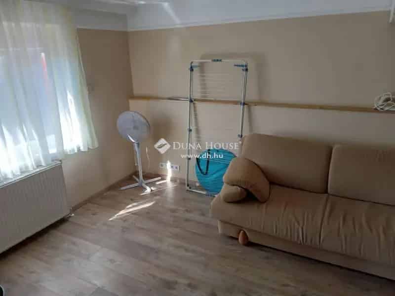 Ház Kiadó , Budakeszi járás, Közép-Magyarország