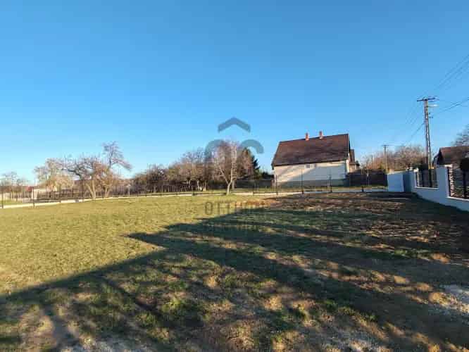 Balatonszárszói eladó telek, T040041
