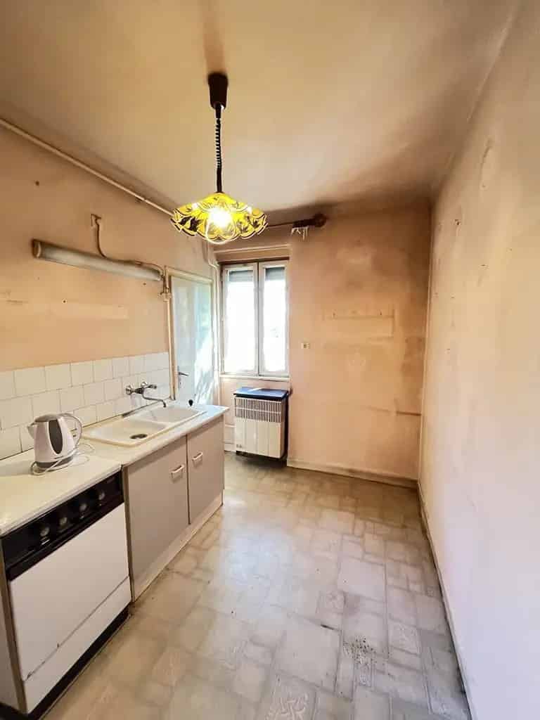 Lakás Kiadó , 9, Bajcsy-Zsilinszky utca, Pécs, Dunántúl