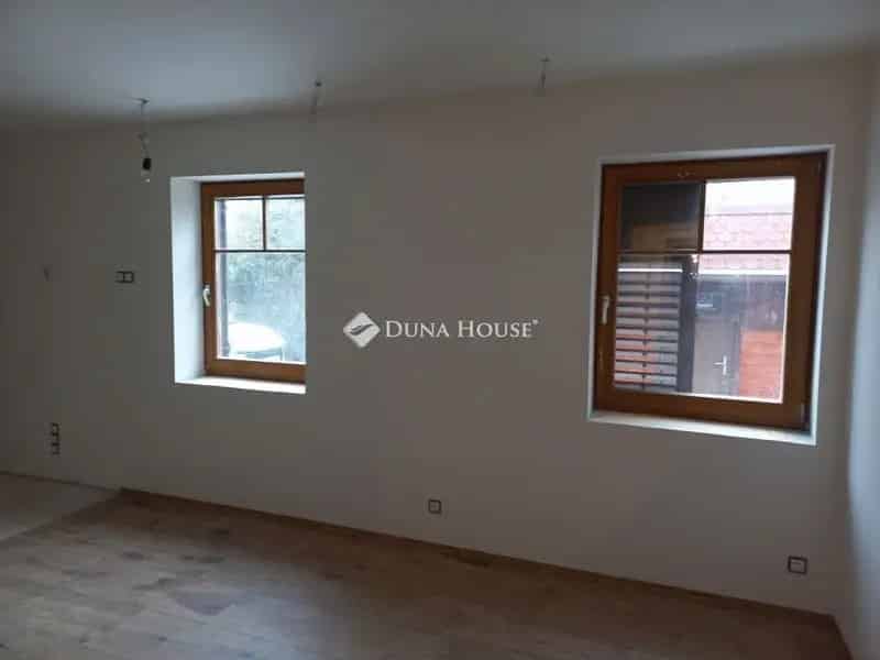 Ház Kiadó , Szigetszentmiklósi járás, Közép-Magyarország