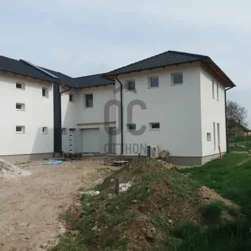 Herceghalomi eladó újépítésű lakás, U0046347