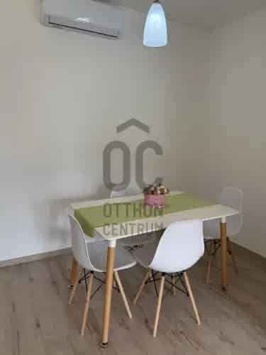Győri eladó panel lakás, H503390