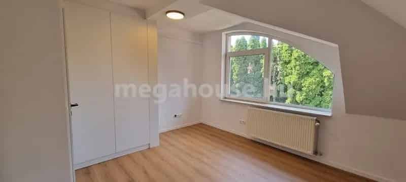 Ház Kiadó , Budapest, Közép-Magyarország