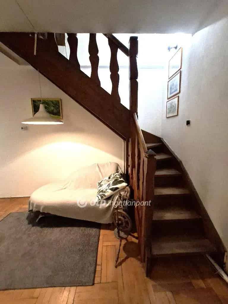 Ház Kiadó , Szentendrei járás, Közép-Magyarország