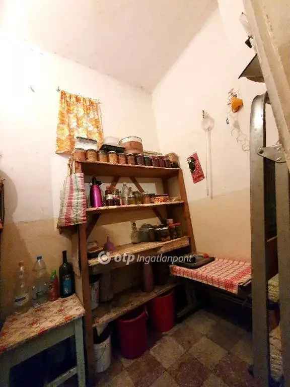 Ház Kiadó , Győri járás, Dunántúl