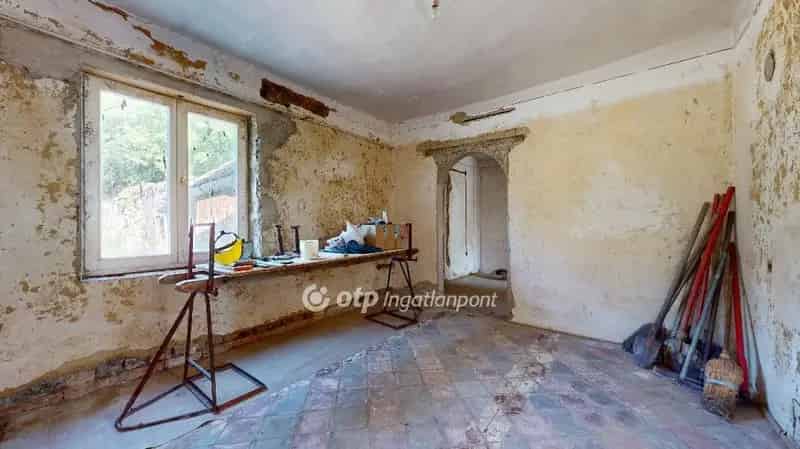 Felújítandó családi ház Gorkijfasorban 1800m2-es telken