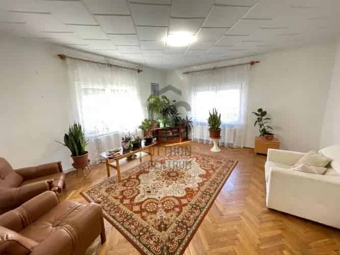 Veszprémi eladó családi ház, H499322