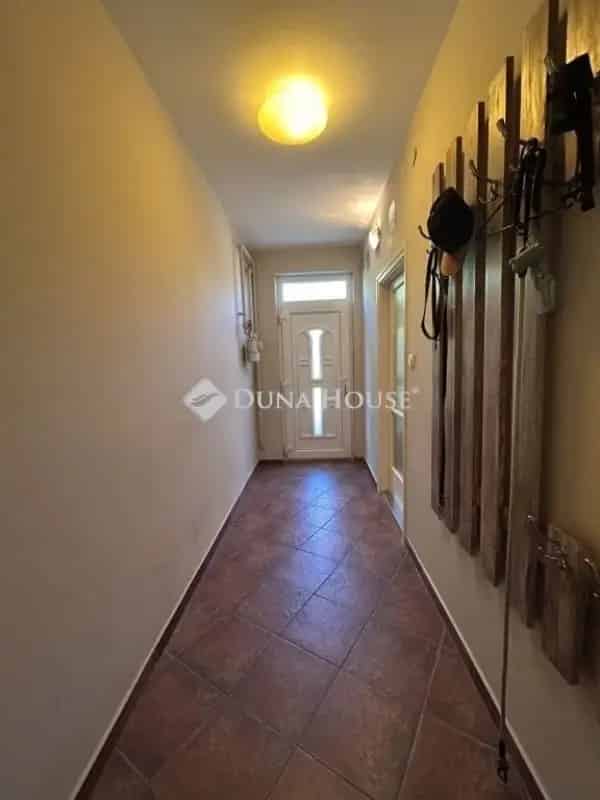 Ház Kiadó , Bajai járás, Alföld és Észak