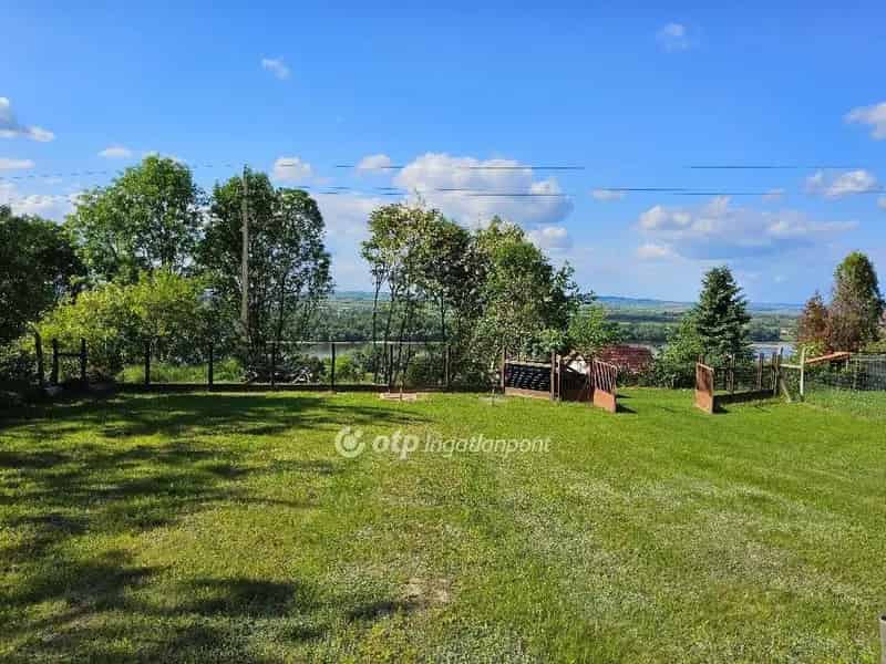 Dunai panorámás építési telek Dunaalmás