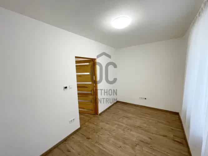Váci eladó lakás, H499706