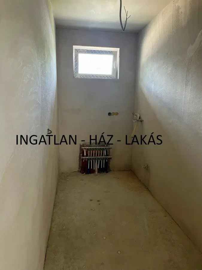 Ház Kiadó , Gödöllői járás, Közép-Magyarország