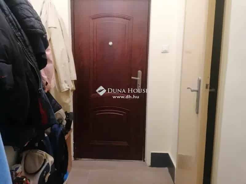 Lakás Eladó , Komló, Dunántúl