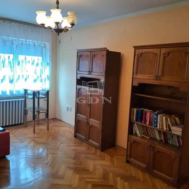 Ház Kiadó , Várpalotai járás, Dunántúl