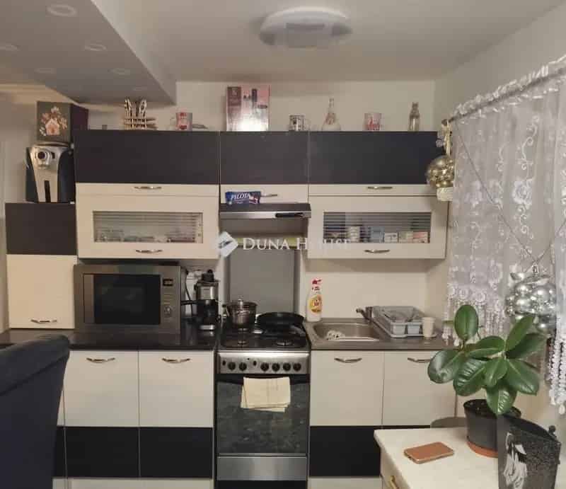 Ház Kiadó , Dunakeszi járás, Közép-Magyarország