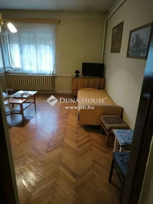 Ház Kiadó , Esztergomi járás, Dunántúl
