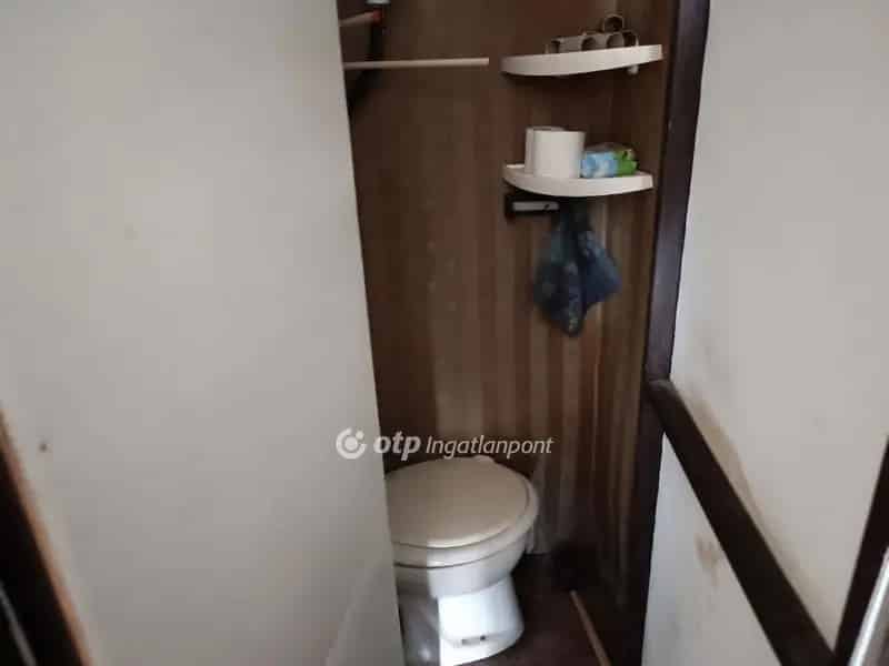 Telek Kiadó , Szigetszentmiklósi járás, Közép-Magyarország