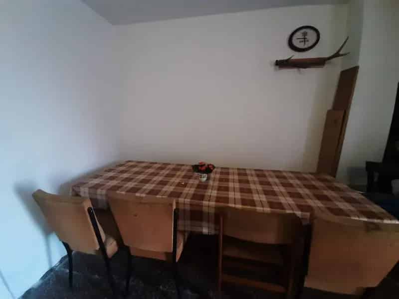 Ház Kiadó , Komáromi járás, Dunántúl