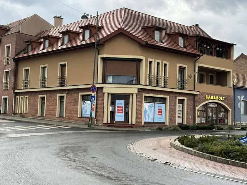 Eladó üzlethelyiség Dorogon